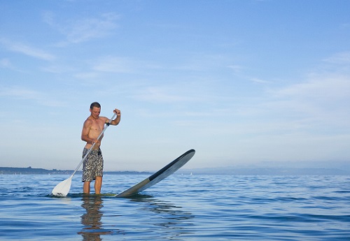 SUP Board Gleichgewichtsuebung auf dem Bodensee SUP Board Gleichgewichtsuebung auf dem Bodensee
